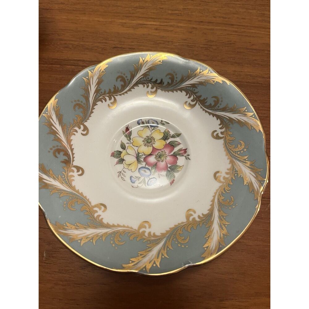 Vintage Paragon Teacup and Saucer Fine Bone China made in England cottage - Picture 3 of 5
